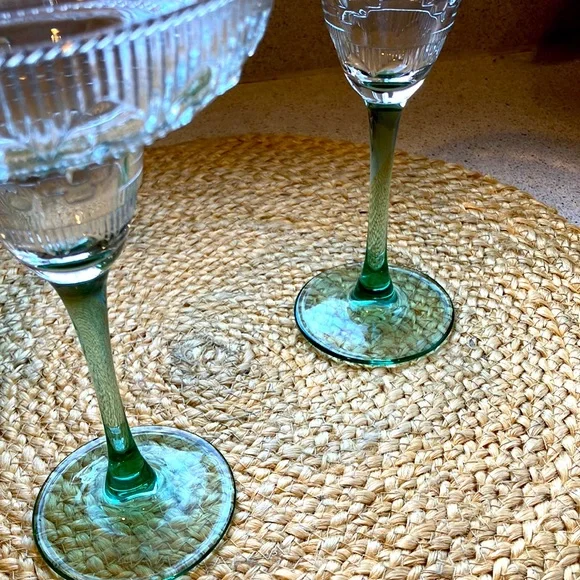 (2) Cristal d'Arques-Durand Sombrero Margarita Glasses w/ Green Stem - Picture 9 of 12